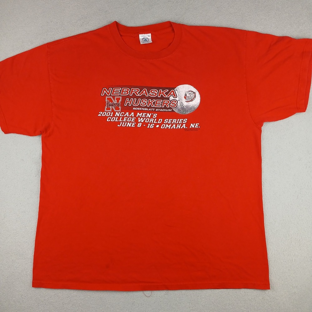 Delta Nebraska Huskers T-Shirt Mens XL Red 2001 College World Series Omaha NCAA